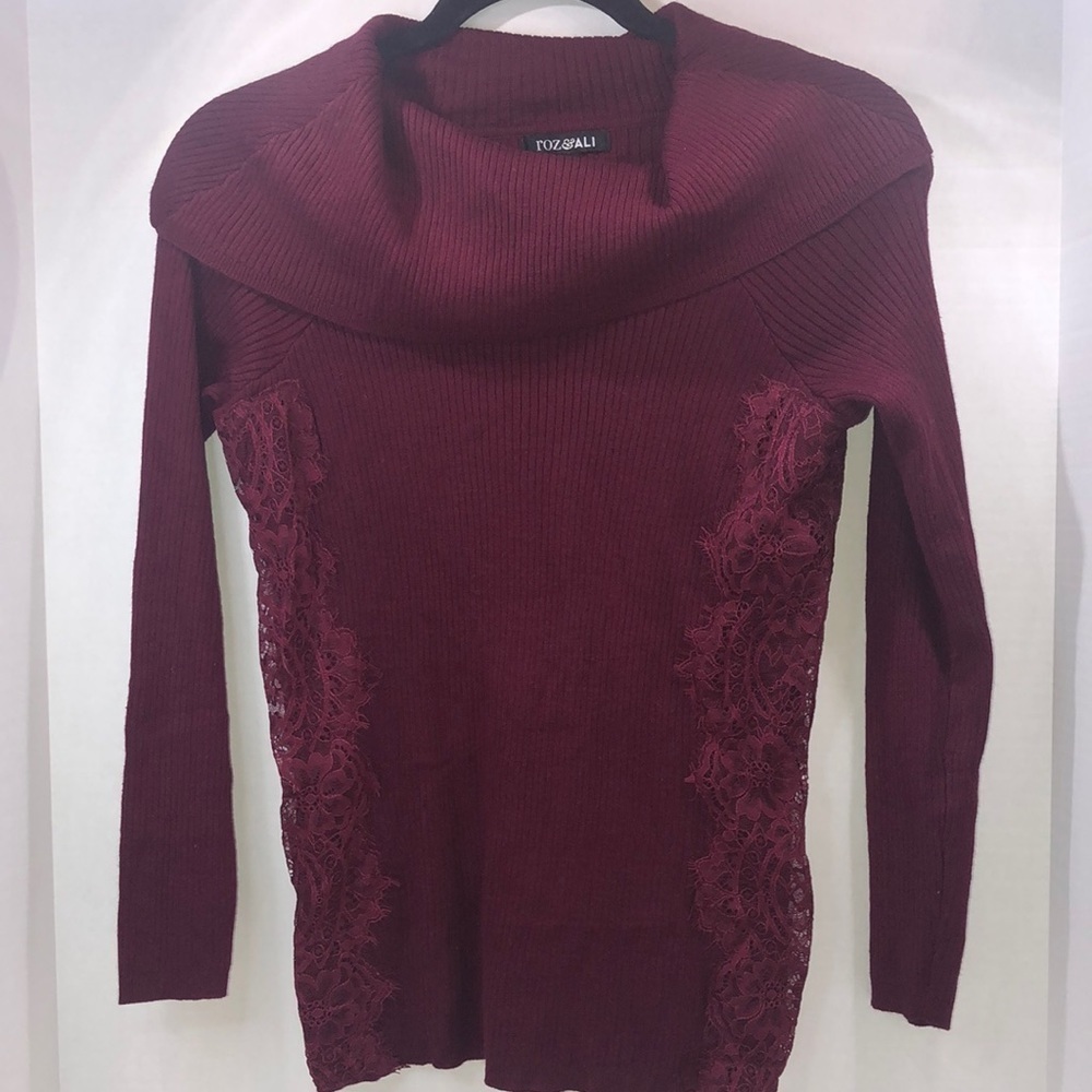 Roz & Ali  Ribbed Sweater.  Cowl Neck.  Maroon.  Size Petite M.